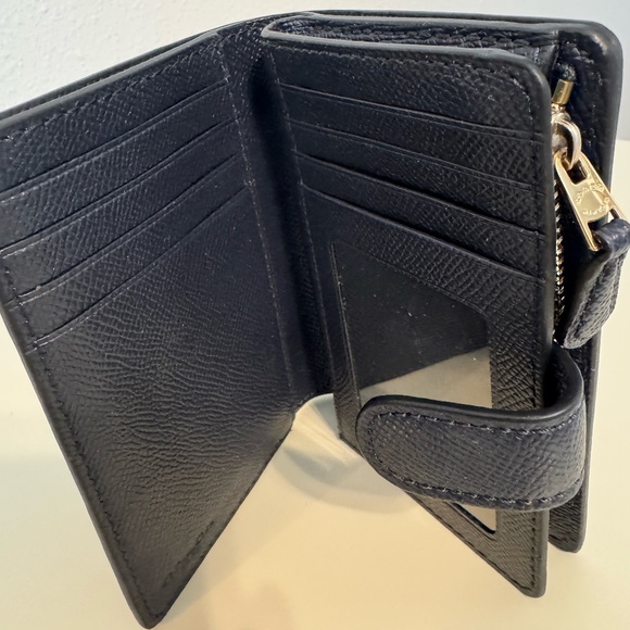 NWOT Coach Billfold Wallet - Picture 2 of 4